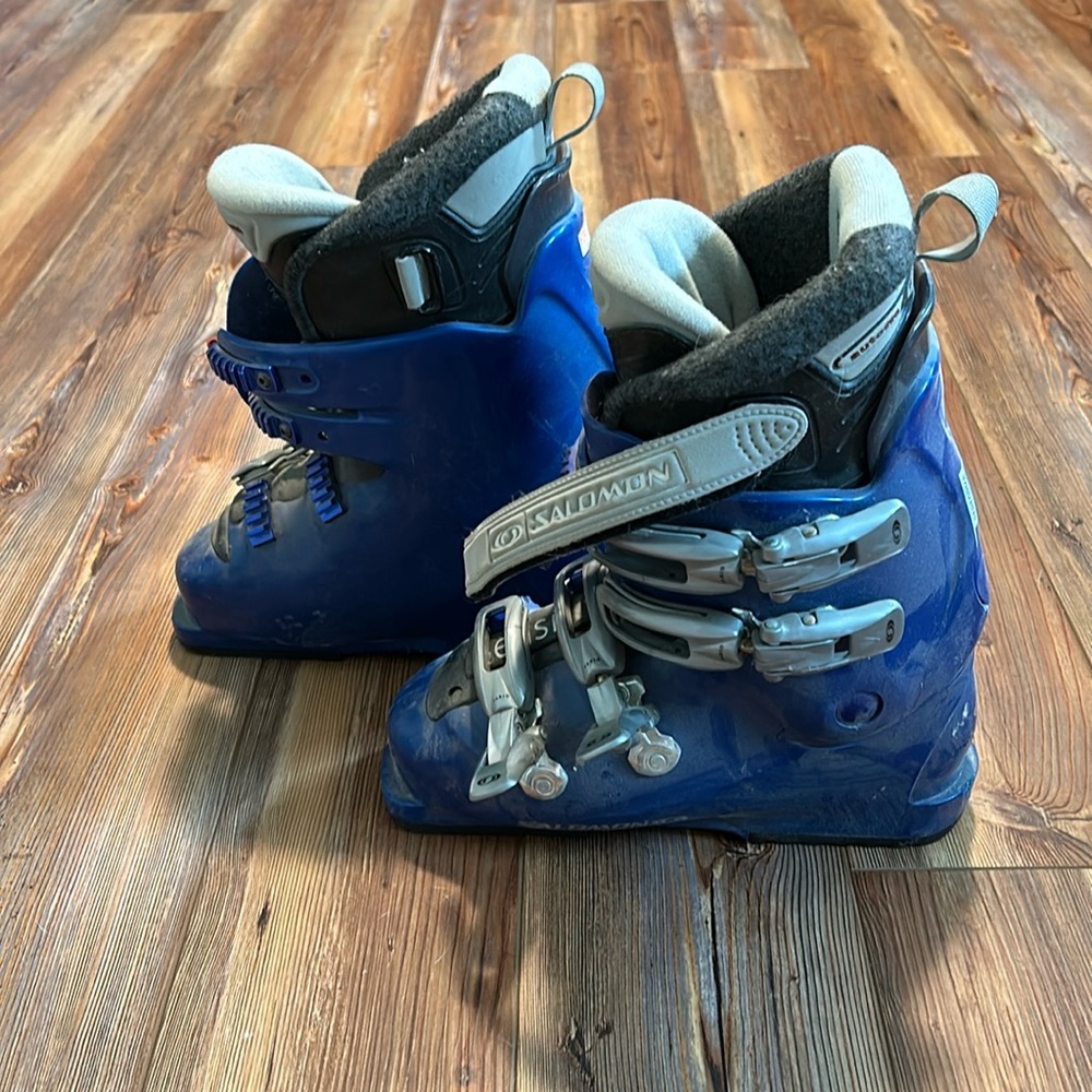 Salomon ski boots blue